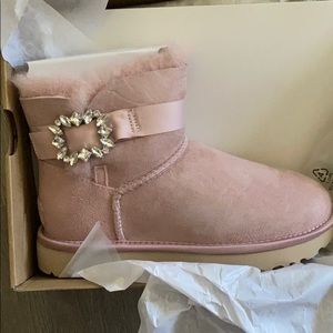 Crystal broach ugg